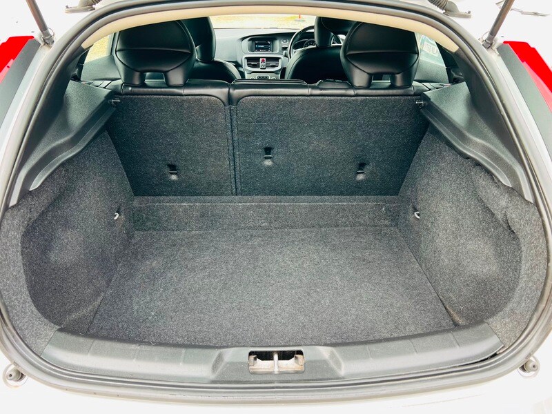 Used Volvo V40 2014 for sale - 76304566: Photo 15