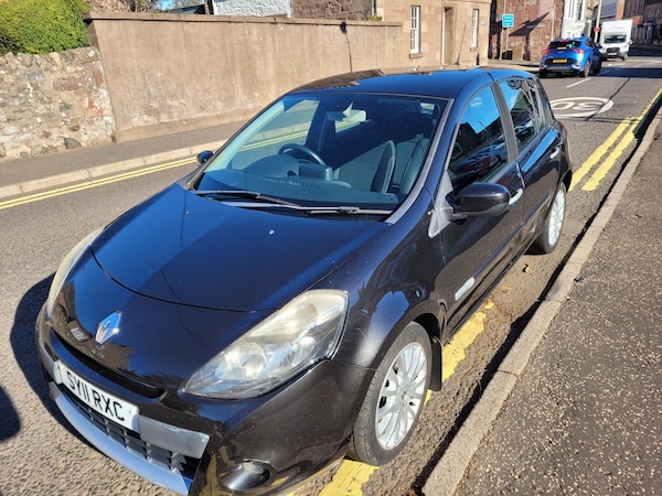 Used Renault Clio 2011 for sale - 76299062: Photo 1