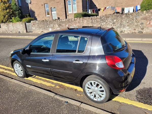 Used Renault Clio 2011 for sale - 76299062: Photo 3