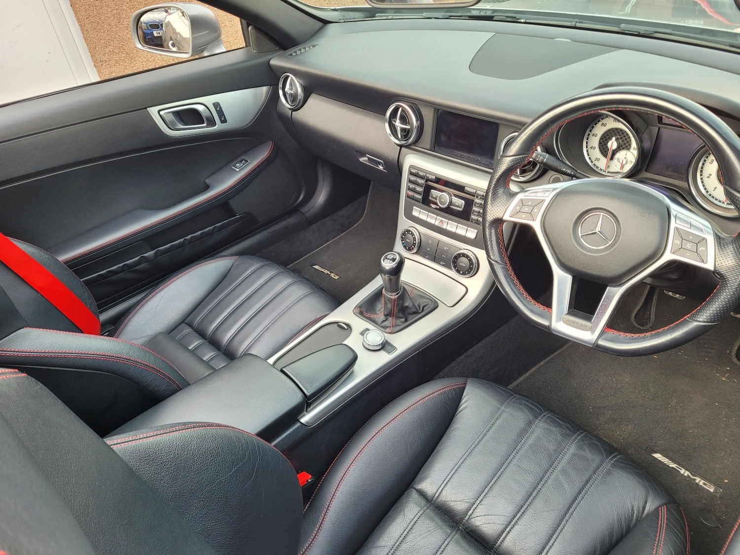 Used Mercedes-Benz SLK 2011 for sale - 77891624: Photo 16