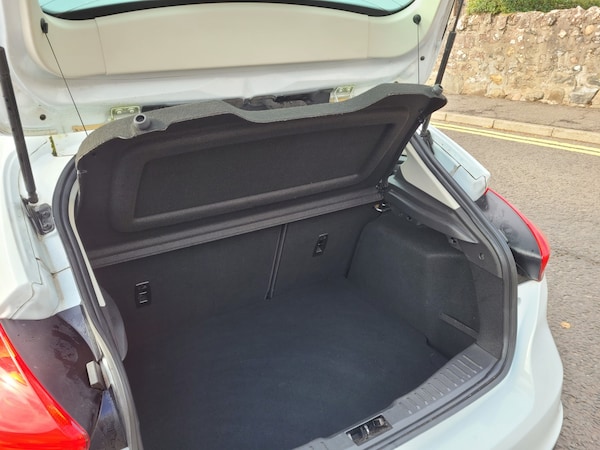 Used Ford Focus 2015 for sale - 76237262: Photo 10