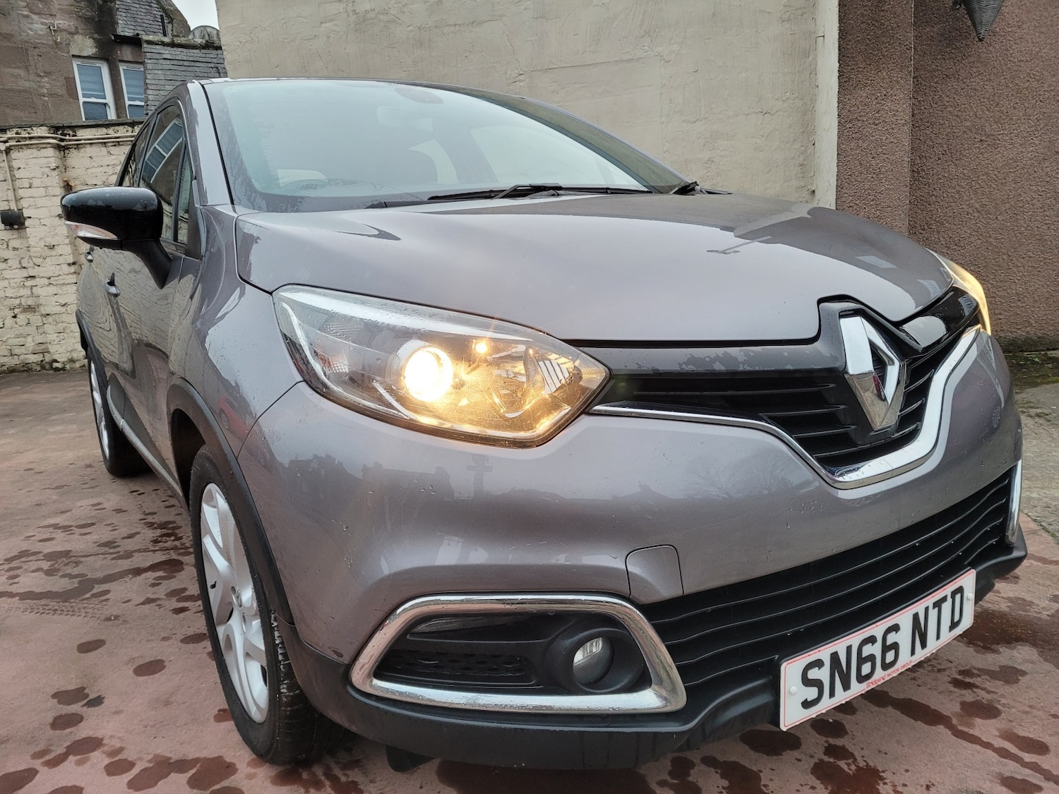 Used Renault Captur 2016 for sale - 76624431: Photo 1