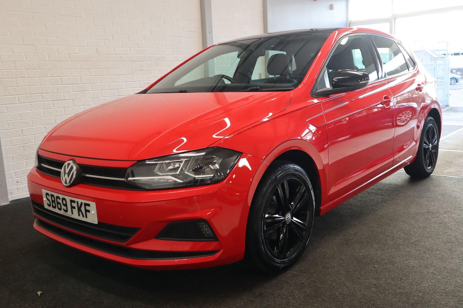 Used Volkswagen Polo 2019 for sale - 76239617: Photo 1