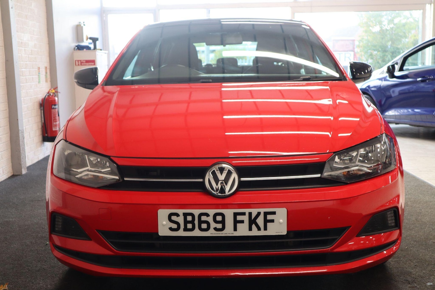 Used Volkswagen Polo 2019 for sale - 76239617: Photo 2