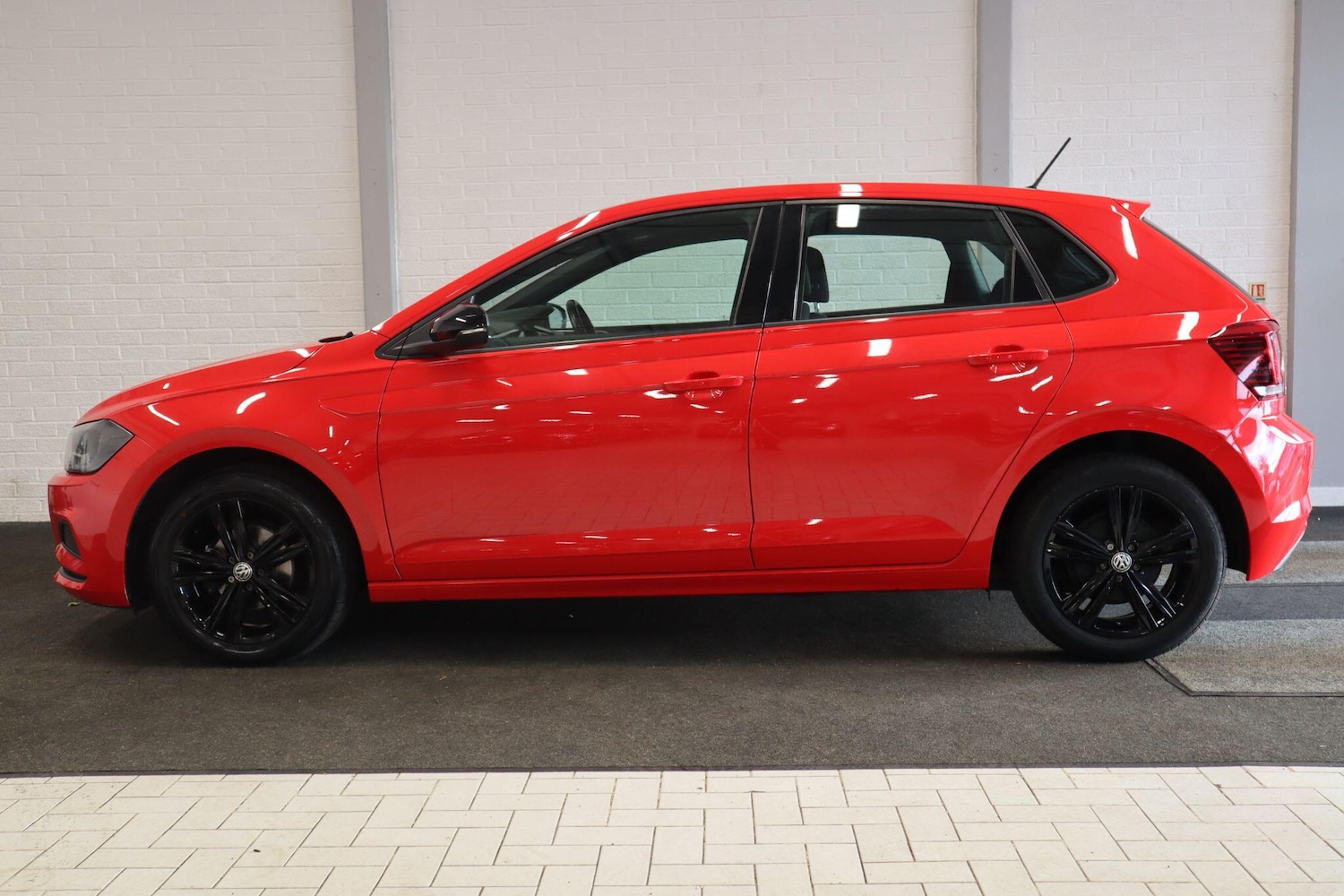 Used Volkswagen Polo 2019 for sale - 76239617: Photo 3