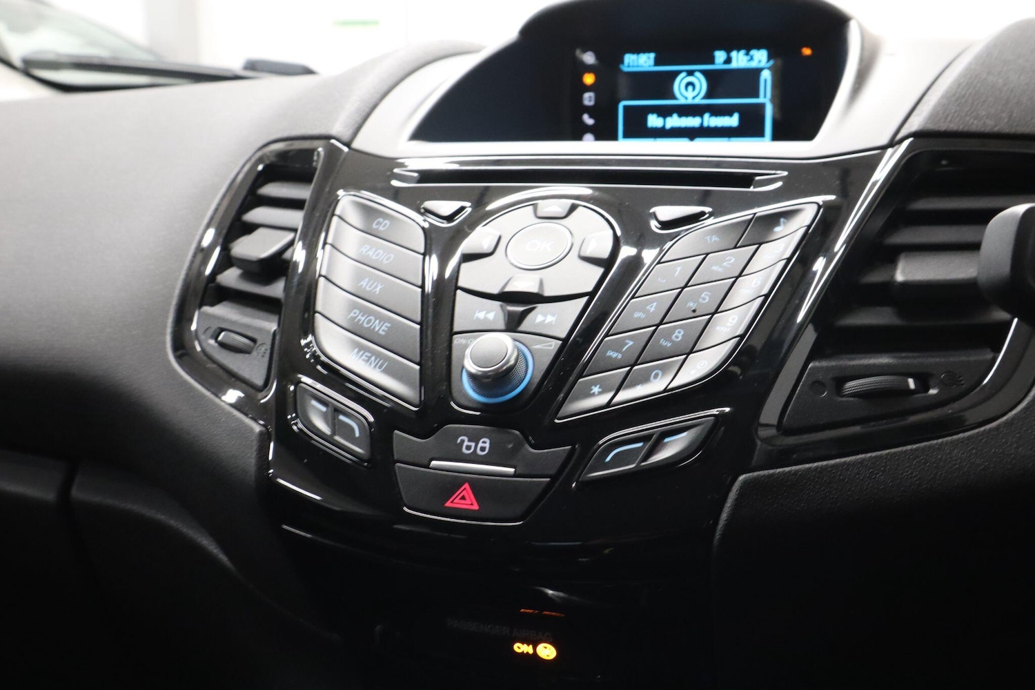 Used Ford Fiesta 2015 for sale - 77109690: Photo 13