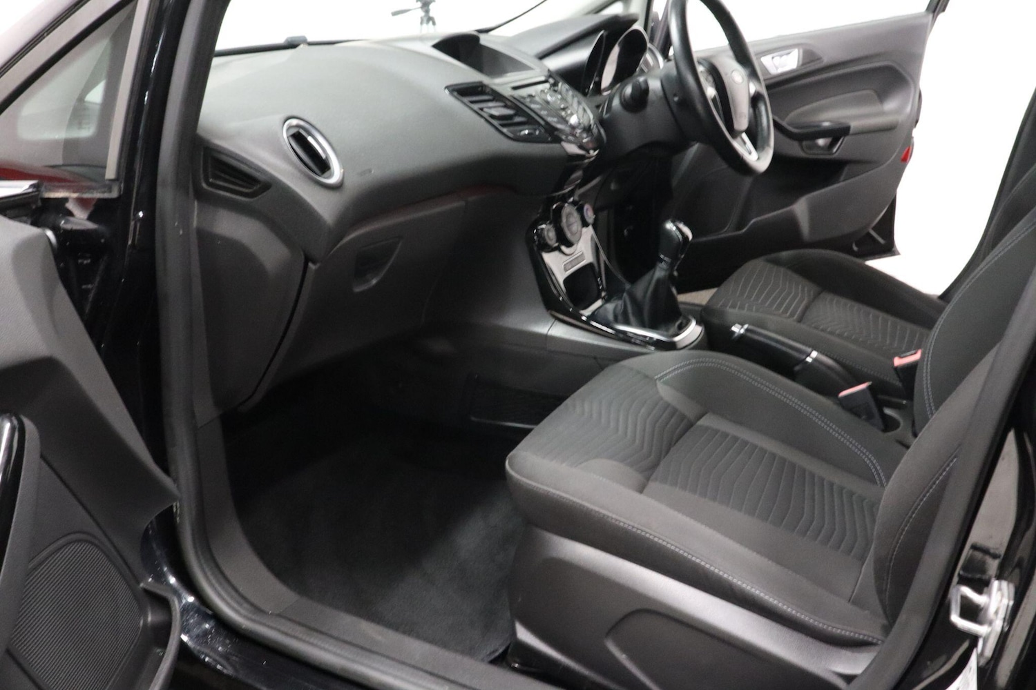 Used Ford Fiesta 2015 for sale - 77109690: Photo 17