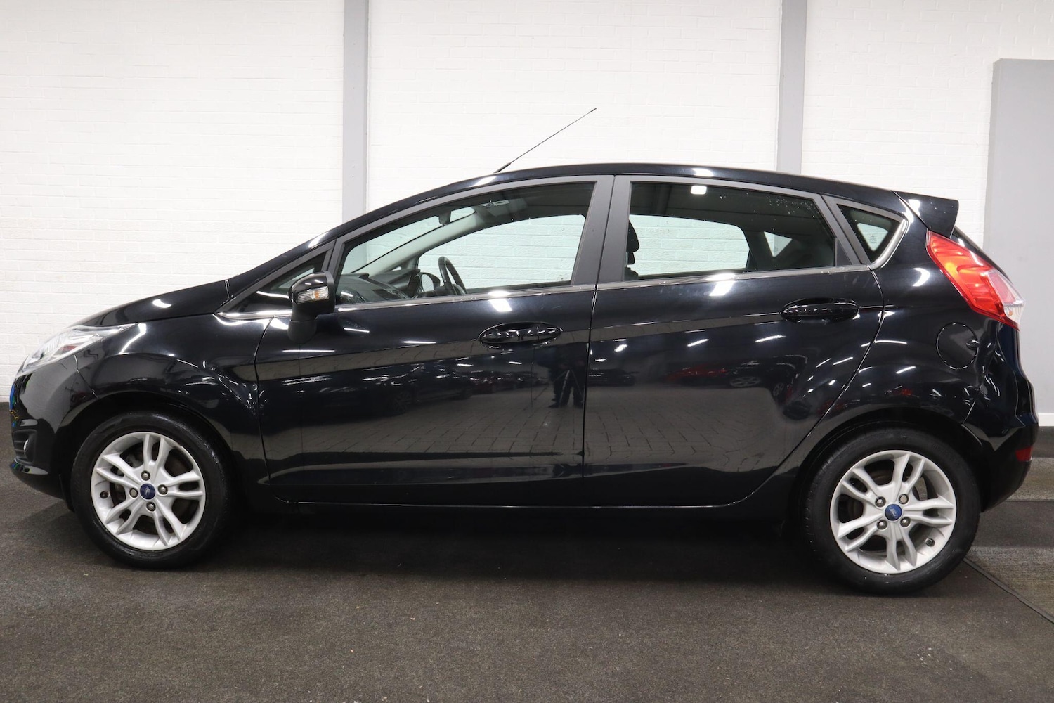 Used Ford Fiesta 2015 for sale - 77109690: Photo 3