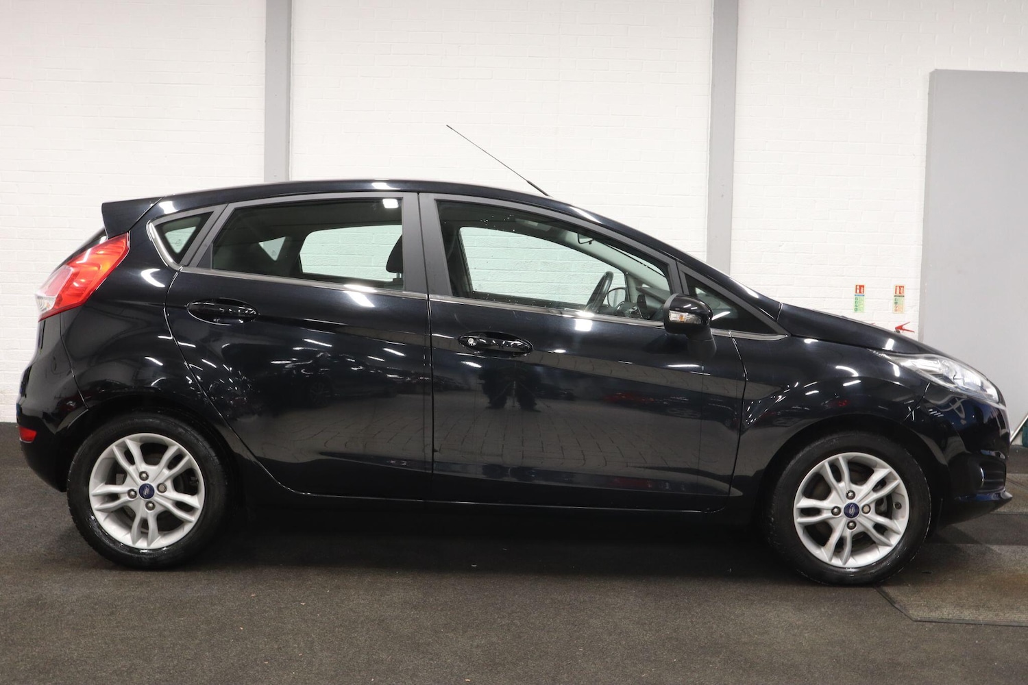 Used Ford Fiesta 2015 for sale - 77109690: Photo 8