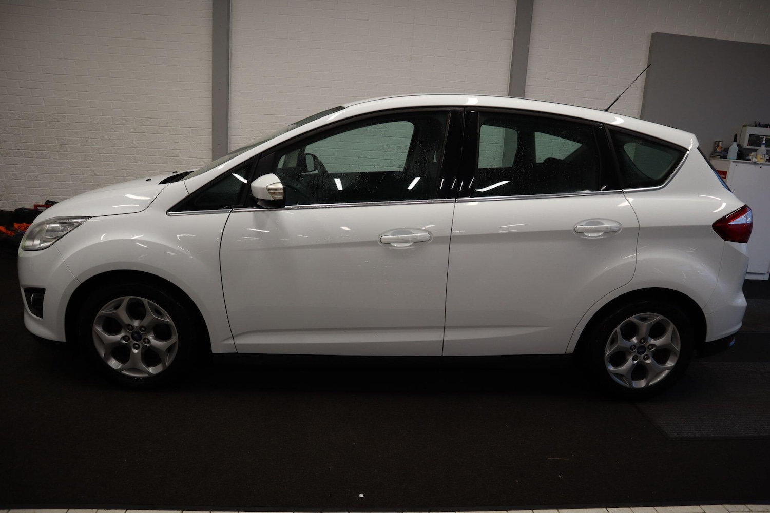 Used Ford C-Max 2015 for sale - 77230233: Photo 3