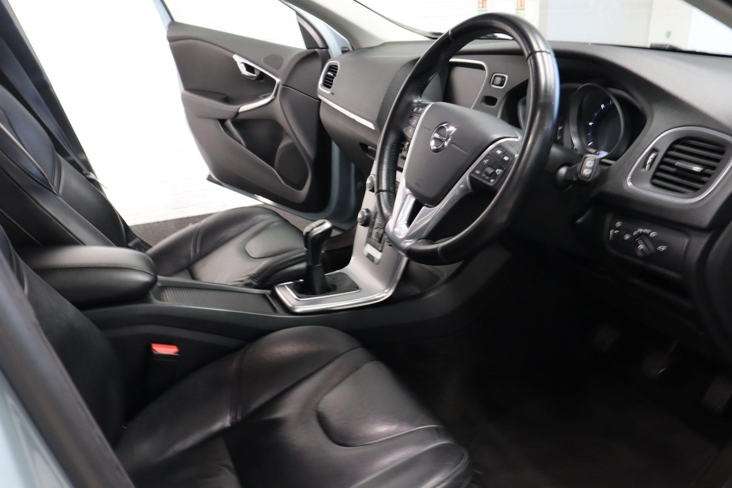 Used Volvo V40 2016 for sale - 77386293: Photo 11