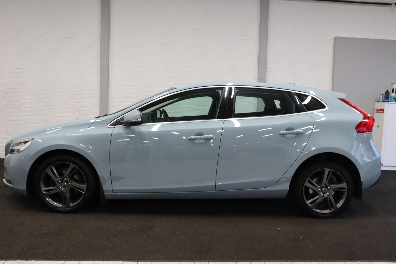 Used Volvo V40 2016 for sale - 77386293: Photo 3