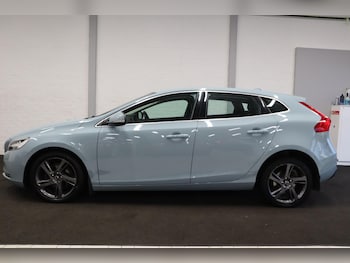 Used Volvo V40 2016 for sale - 77386293: Photo