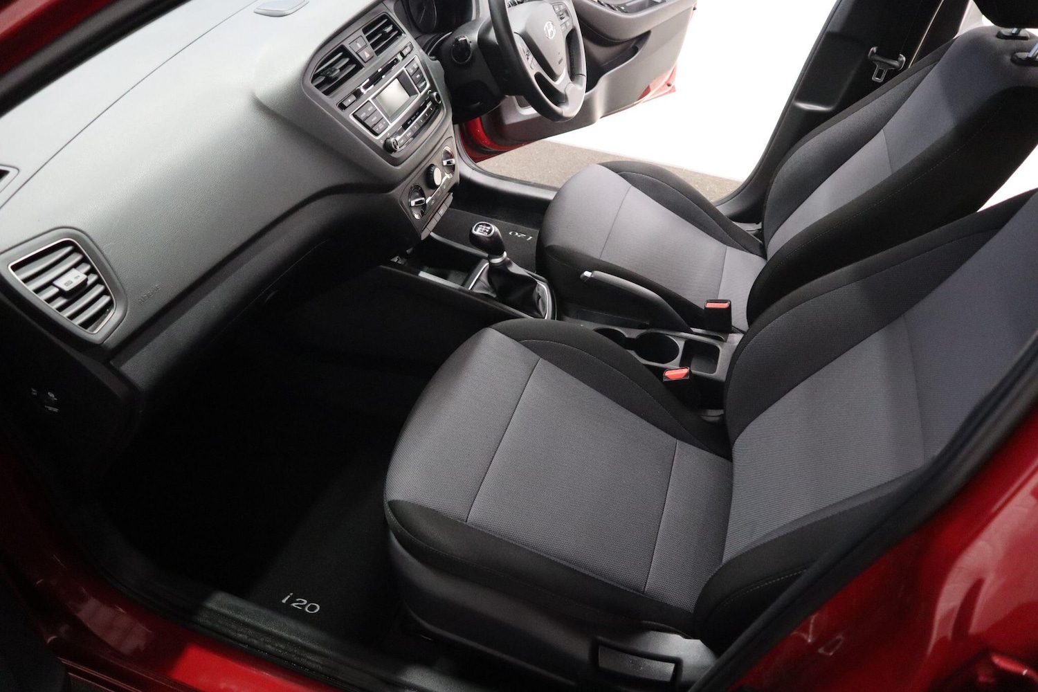 Used Hyundai i20 2018 for sale - 76964363: Photo 18