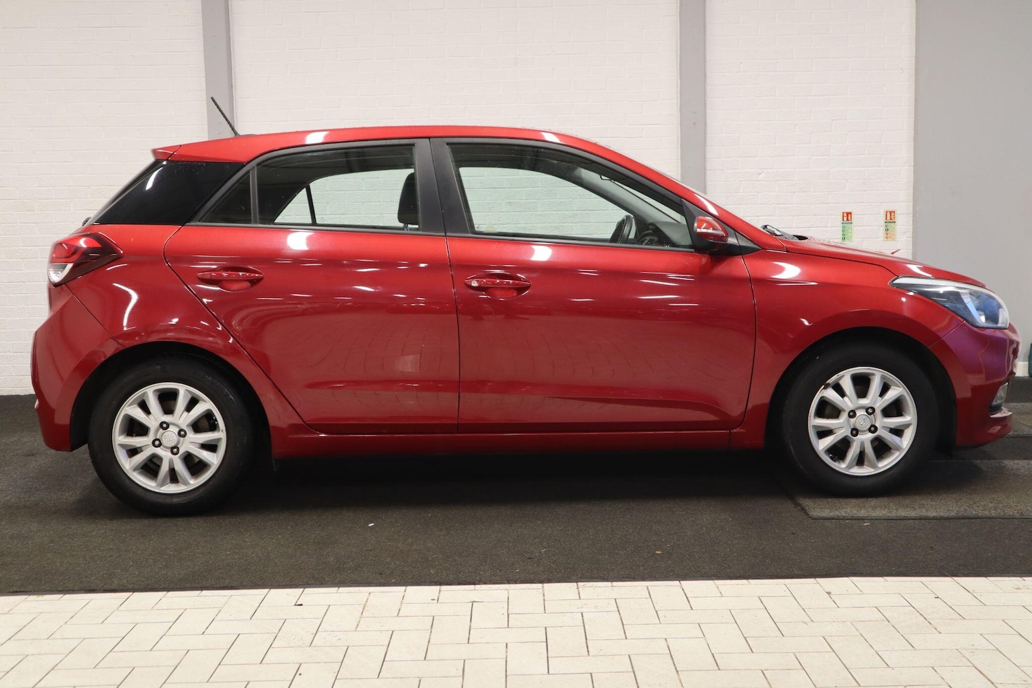 Used Hyundai i20 2018 for sale - 76964363: Photo 8