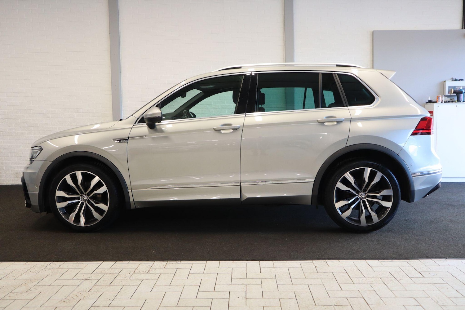Used Volkswagen Tiguan for sale - 77575369: Photo 3