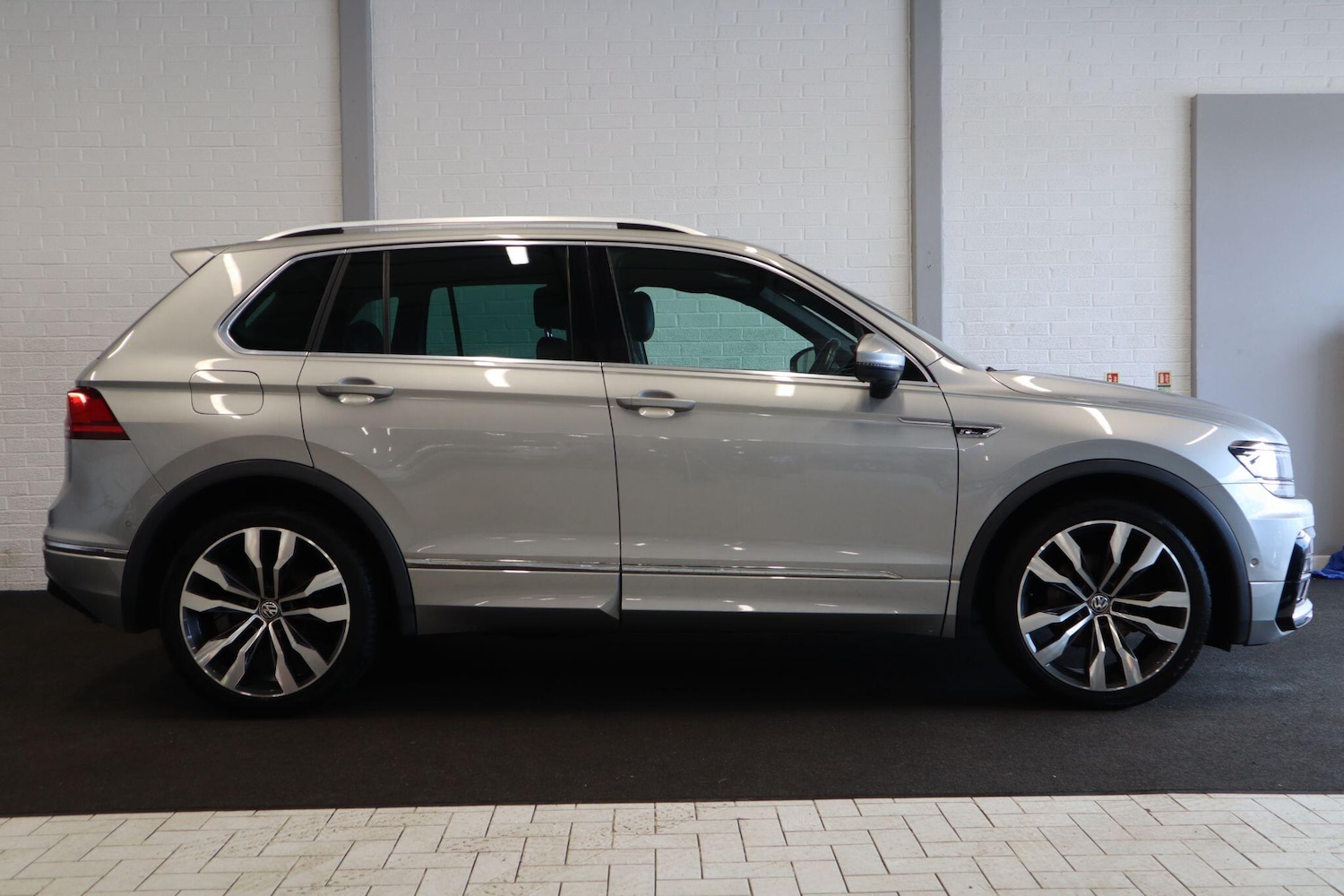 Used Volkswagen Tiguan for sale - 77575369: Photo 8