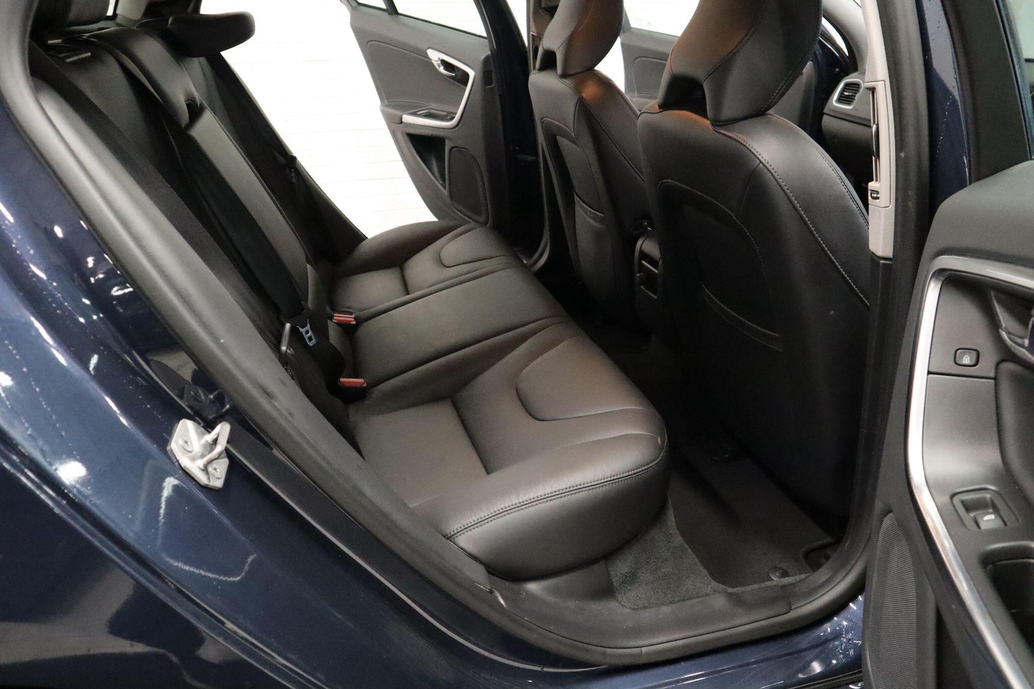 Used Volvo V60 2014 for sale - 77155663: Photo 15