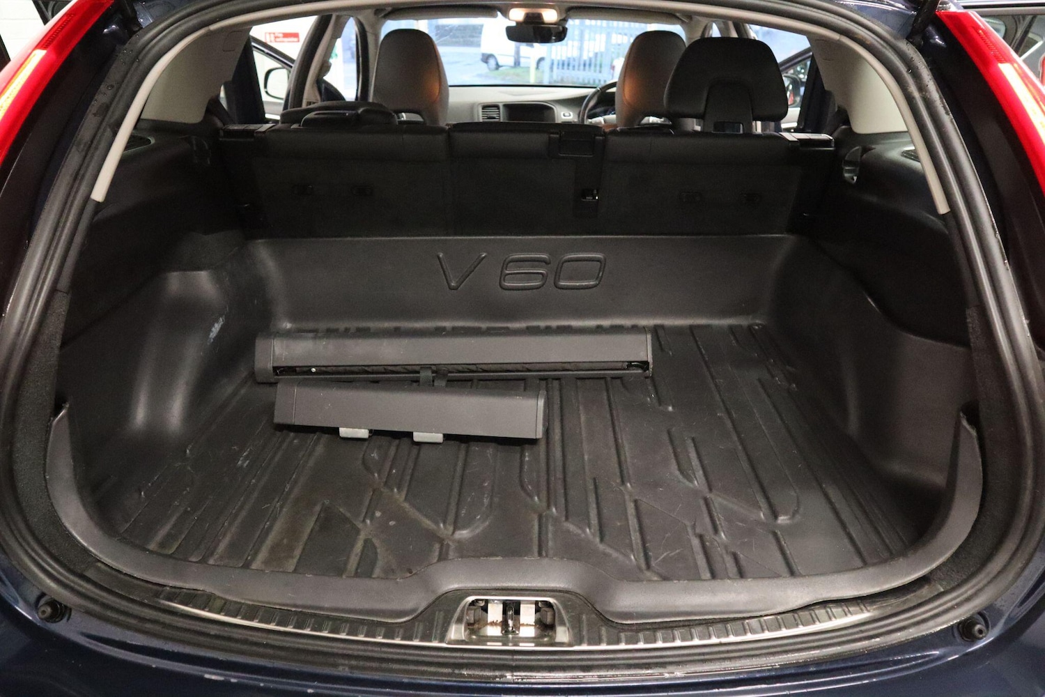 Used Volvo V60 2014 for sale - 77155663: Photo 16