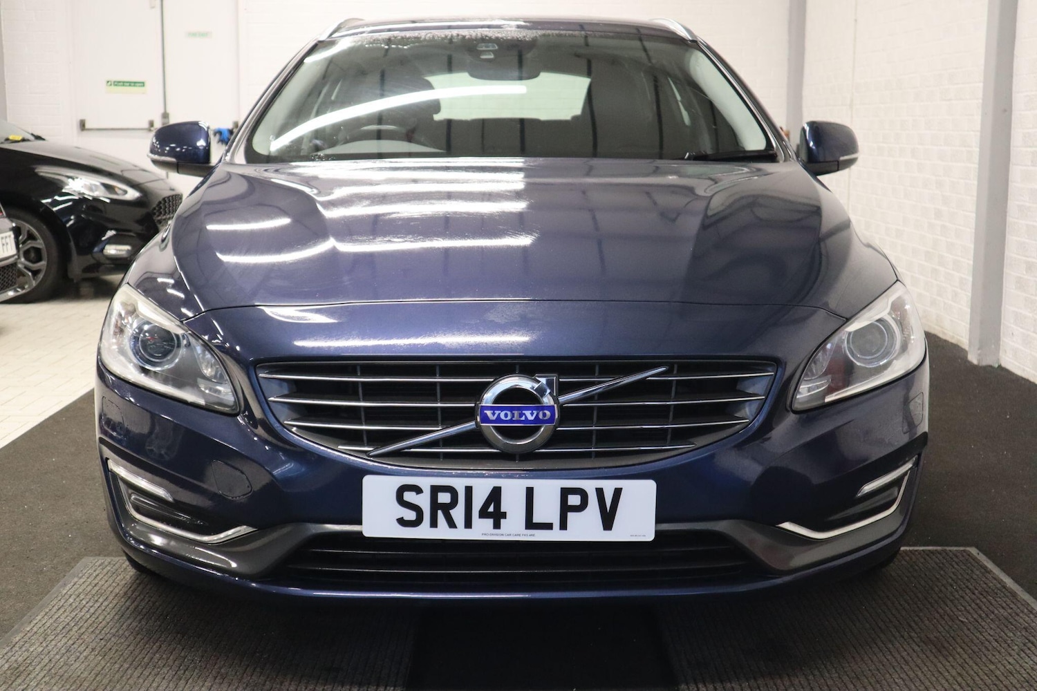 Used Volvo V60 2014 for sale - 77155663: Photo 6