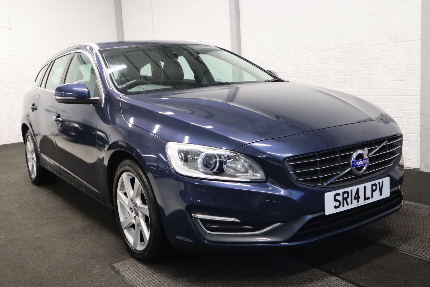 Used Volvo V60 2014 for sale - 77155663: Photo 7