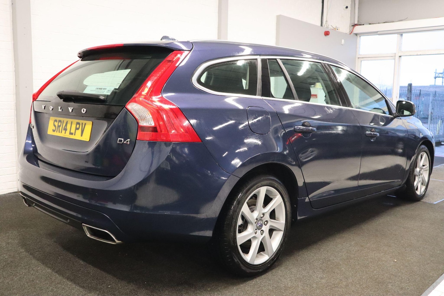 Used Volvo V60 2014 for sale - 77155663: Photo 9