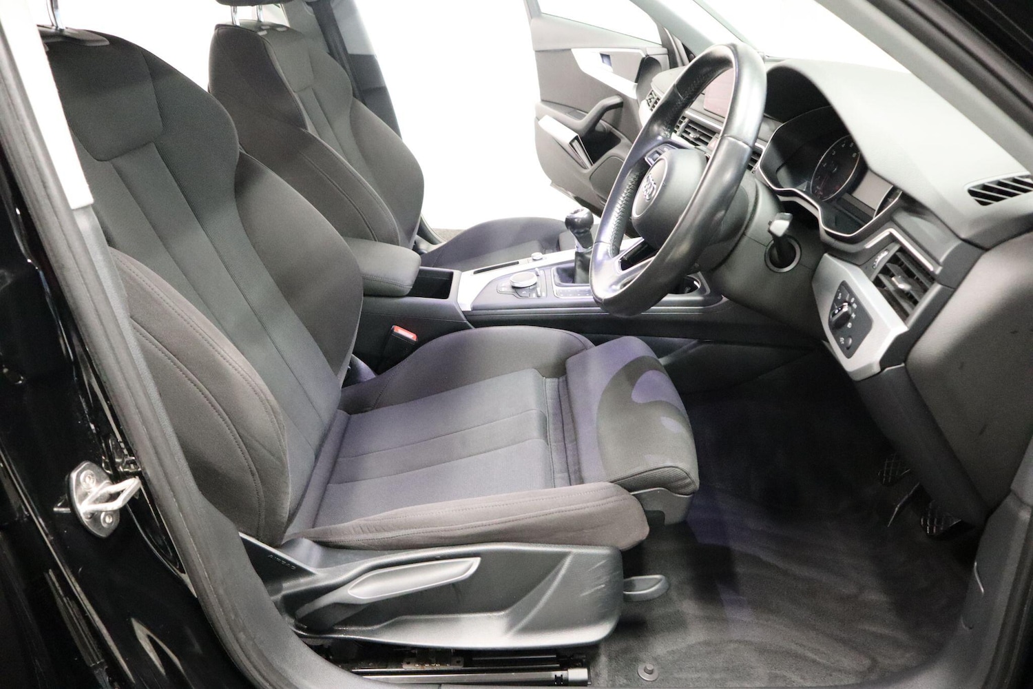 Used Audi A4 2016 for sale - 76573371: Photo 12