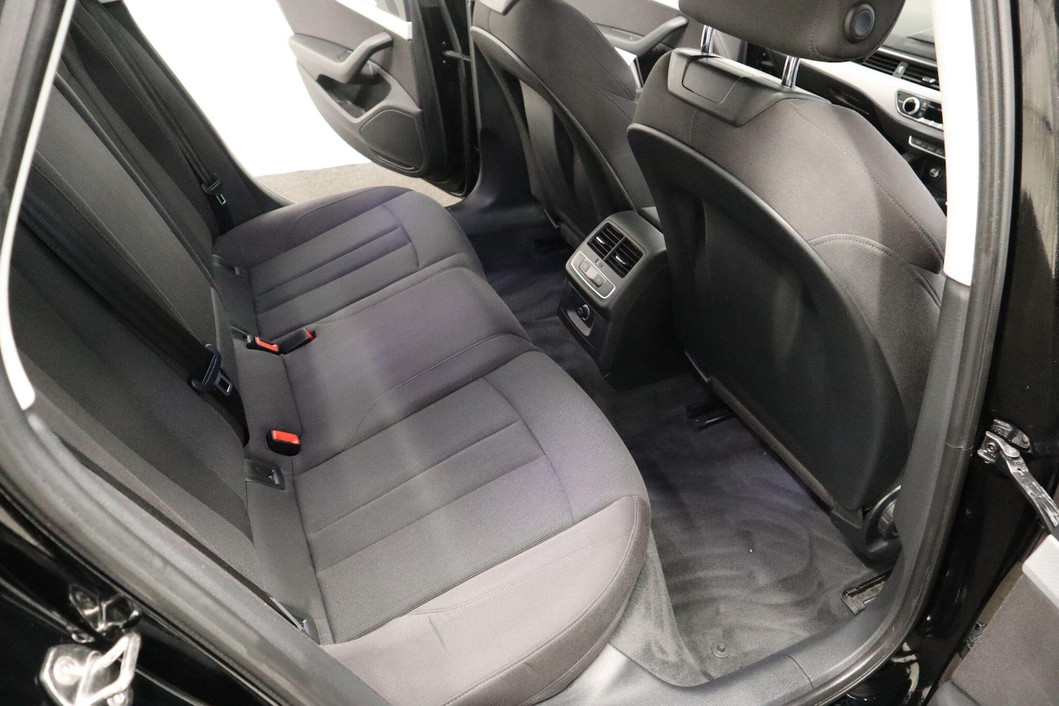 Used Audi A4 2016 for sale - 76573371: Photo 15