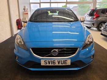 Used Volvo V40 2016 for sale - 78752847: Photo