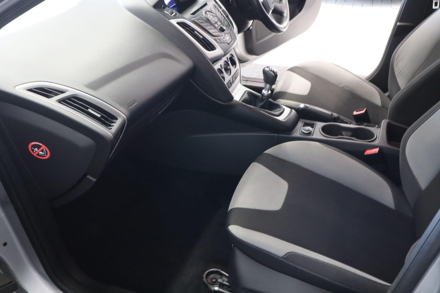 Used Ford Focus 2013 for sale - 76456816: Photo 16