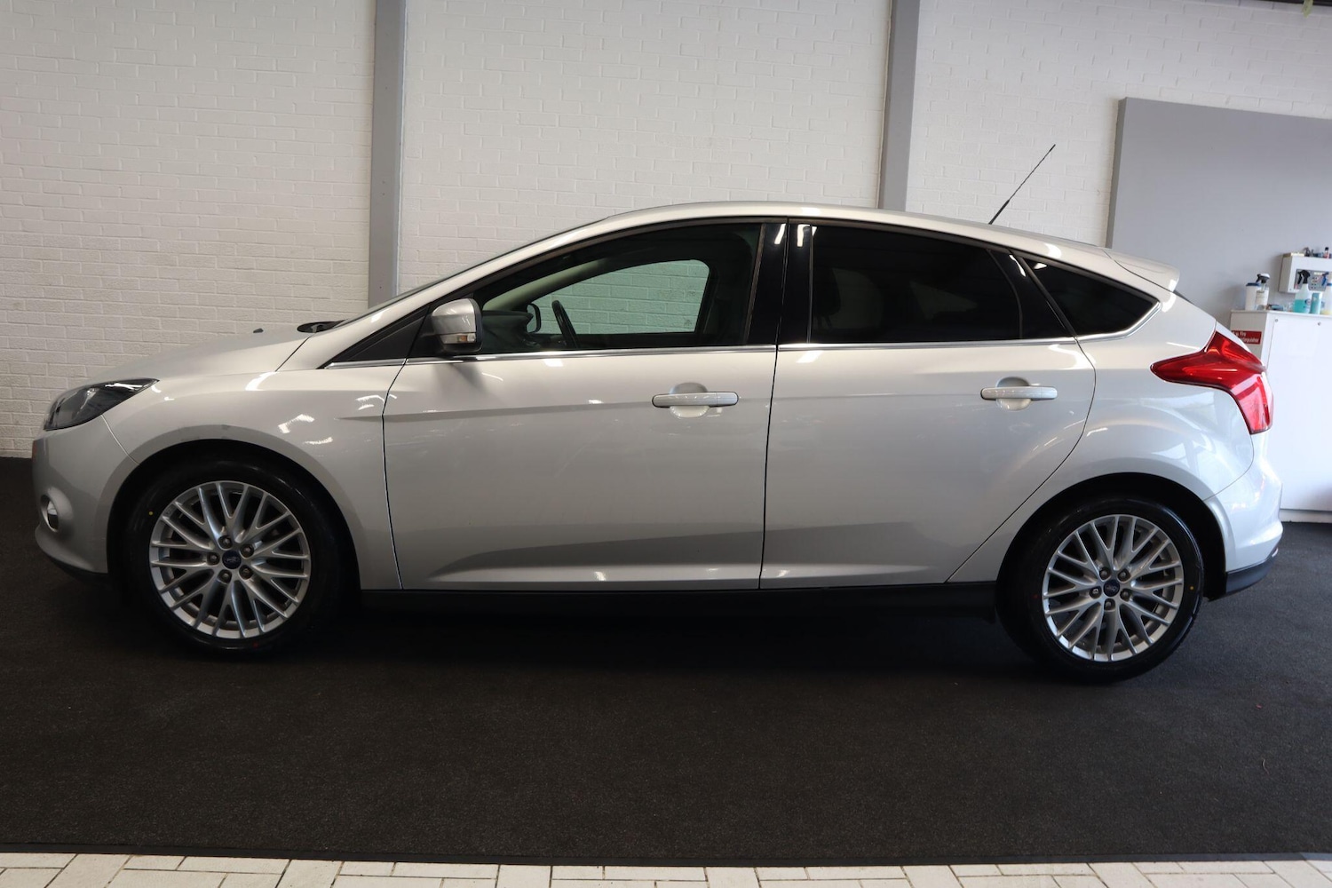 Used Ford Focus 2013 for sale - 76456816: Photo 3