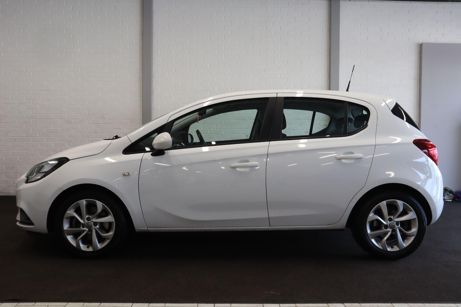 Used Vauxhall Corsa for sale - 77613040: Photo 3