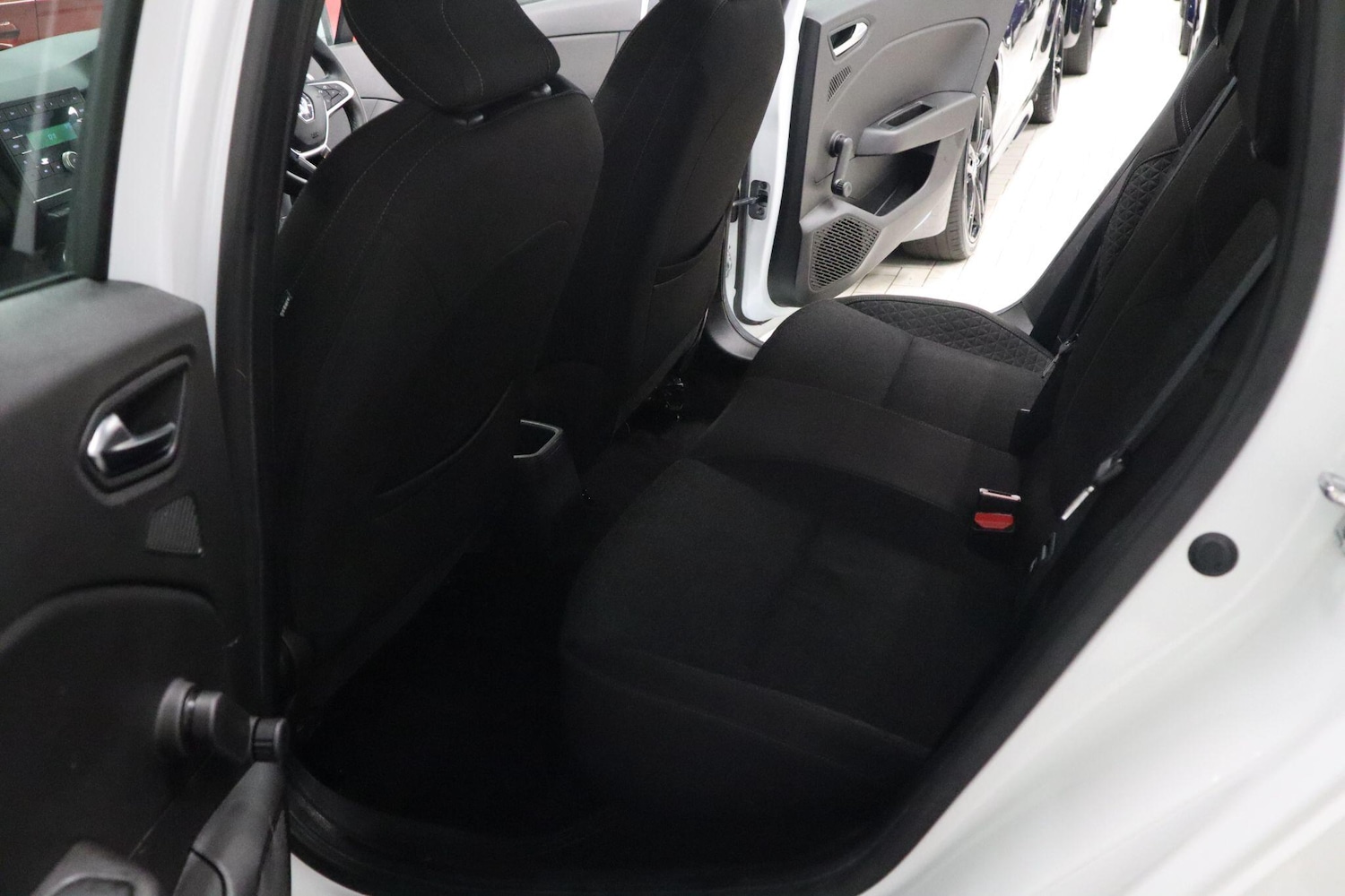 Used Renault Clio 2020 for sale - 76620331: Photo 16