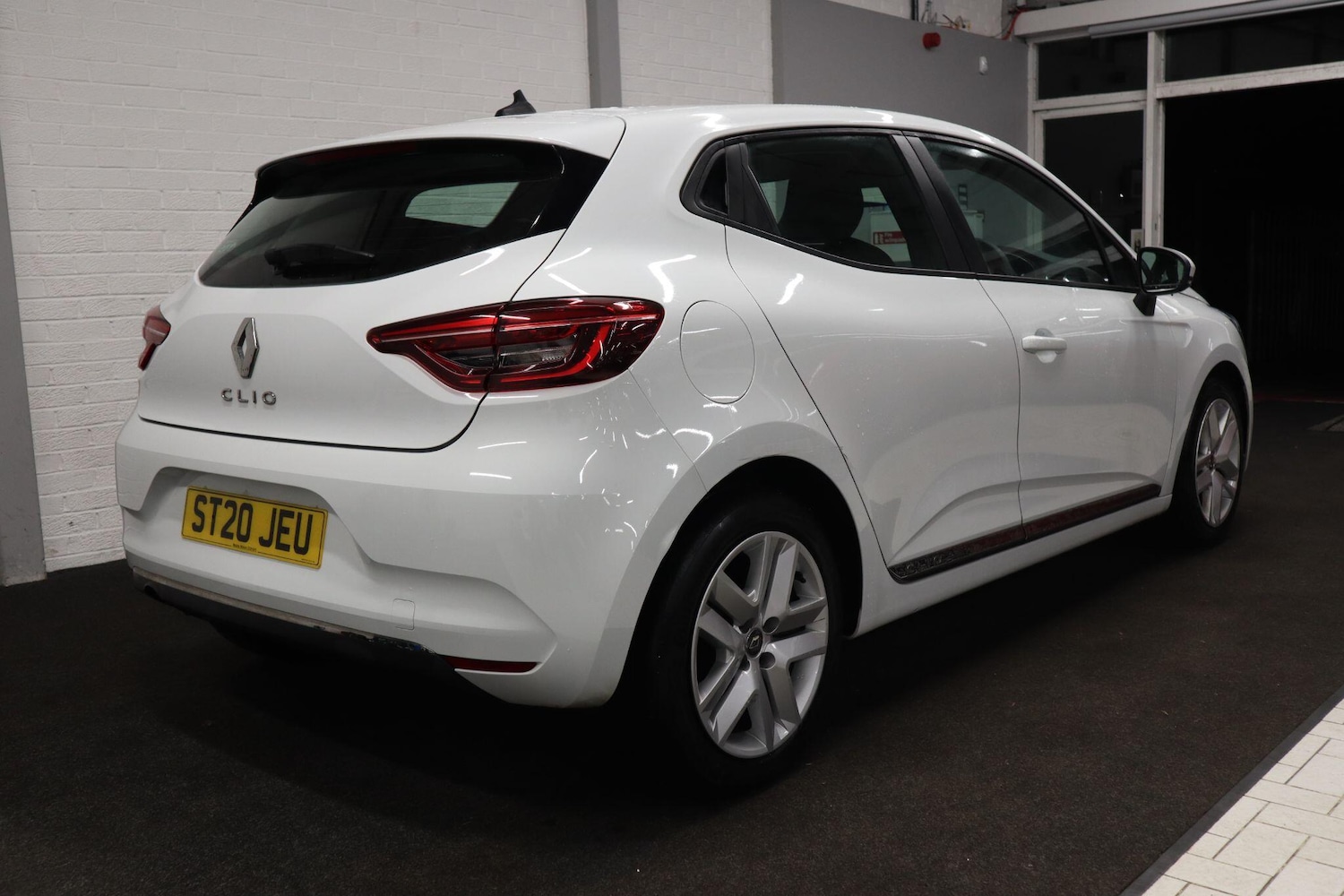 Used Renault Clio 2020 for sale - 76620331: Photo 9