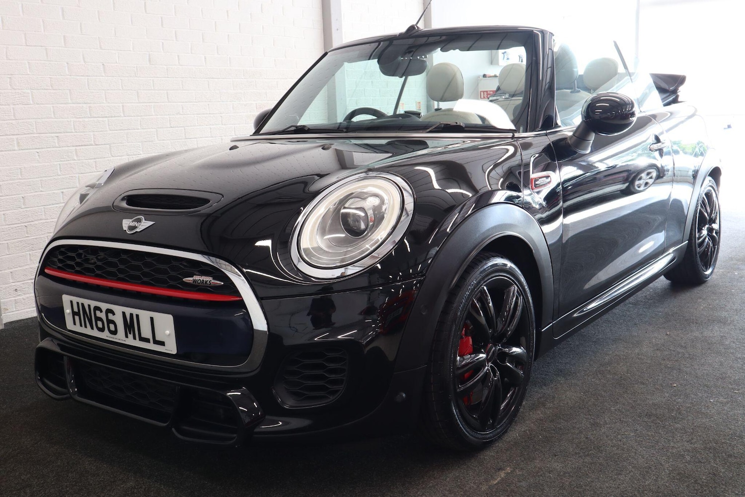 Used MINI Convertible 2016 for sale - 76988439: Photo 12