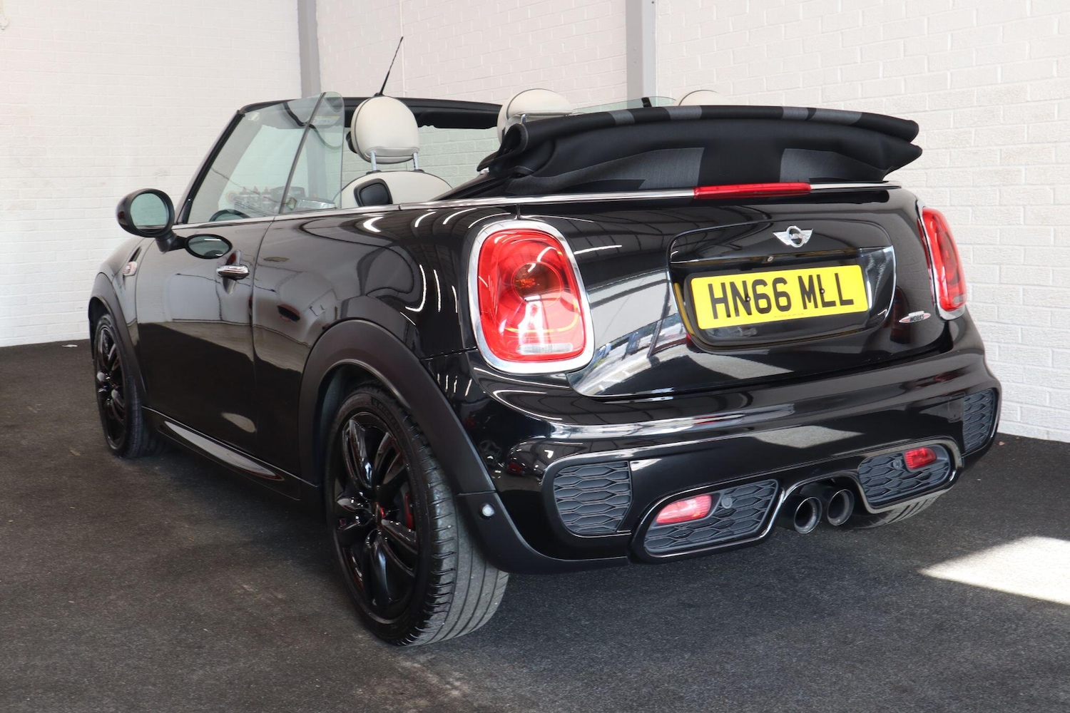 Used MINI Convertible 2016 for sale - 76988439: Photo 15