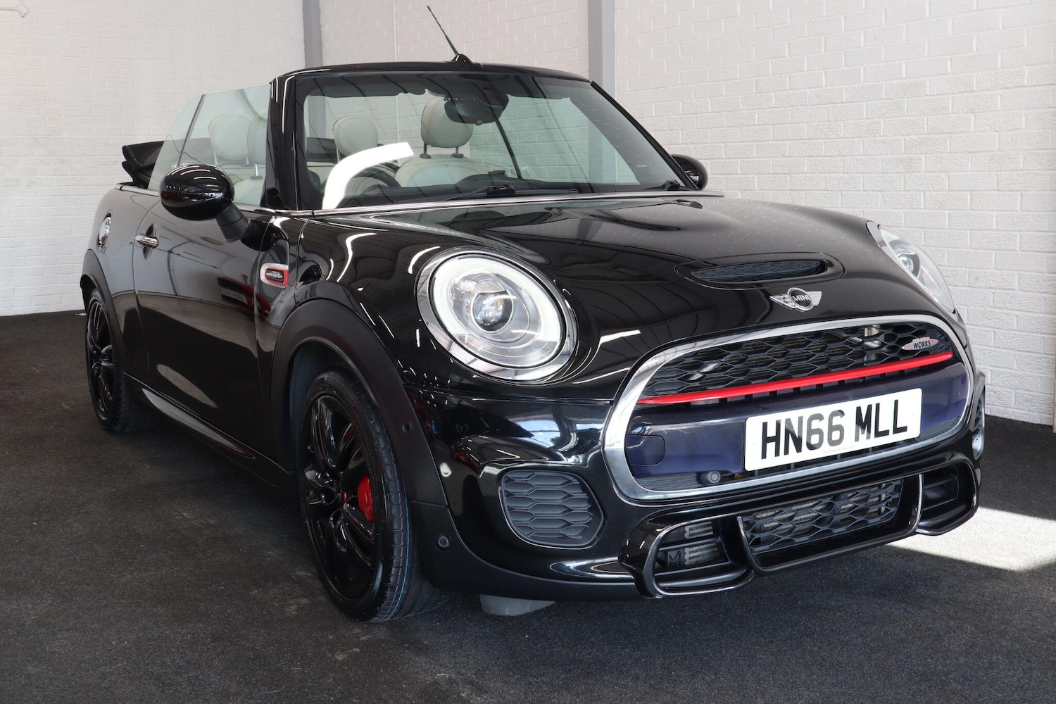 Used MINI Convertible 2016 for sale - 76988439: Photo 18
