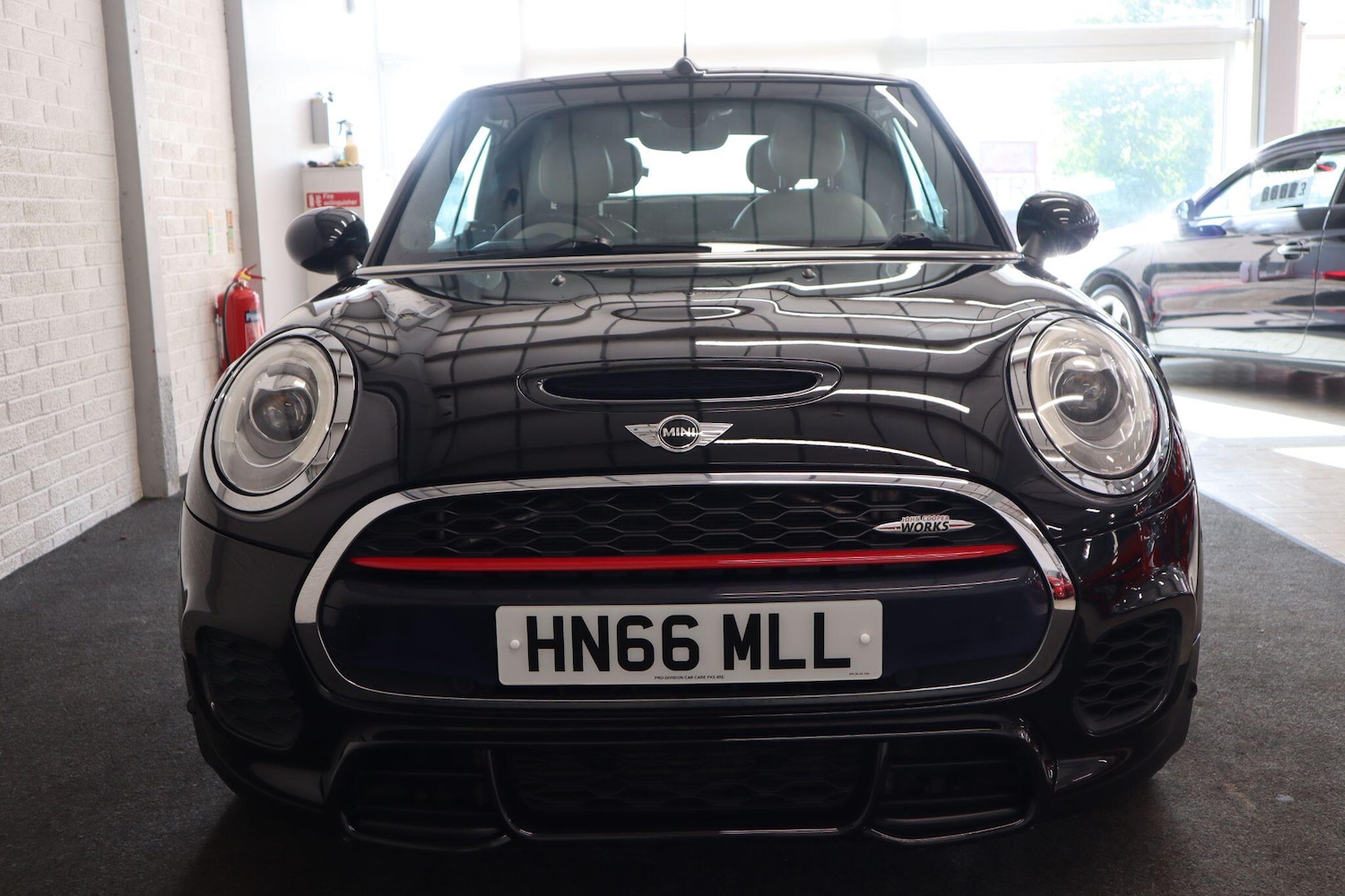 Used MINI Convertible 2016 for sale - 76988439: Photo 2