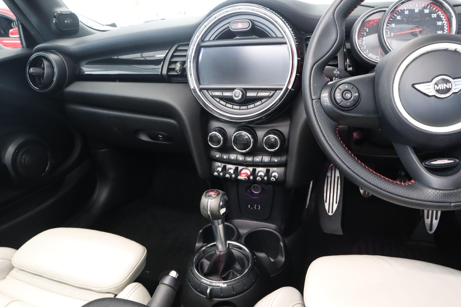 Used MINI Convertible 2016 for sale - 76988439: Photo 26