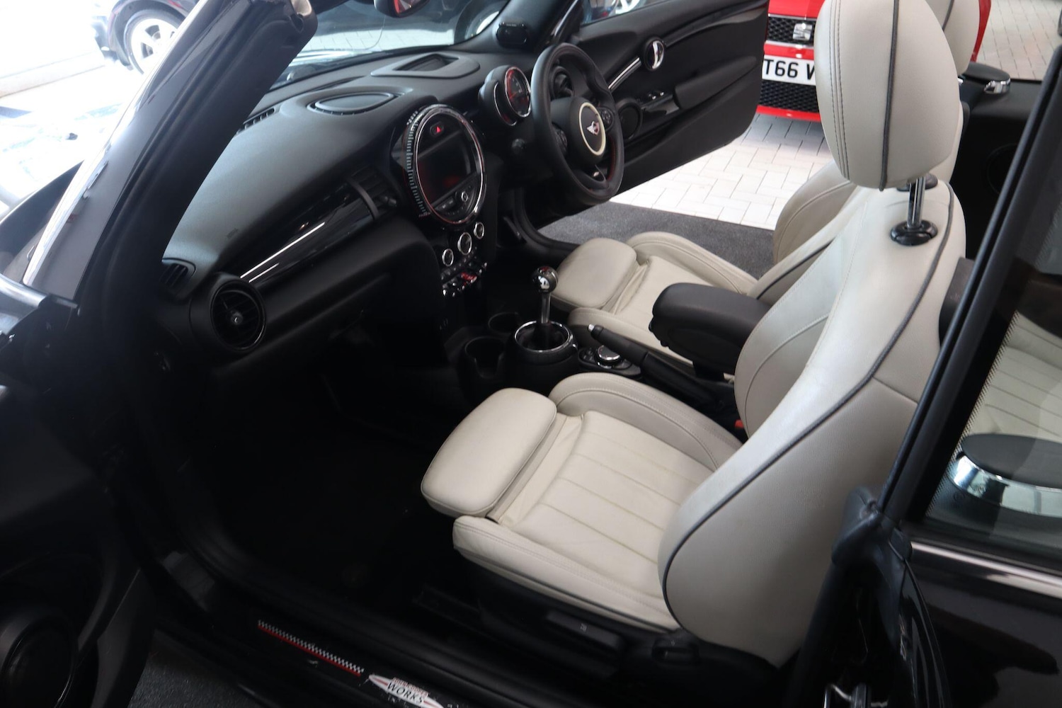 Used MINI Convertible 2016 for sale - 76988439: Photo 30