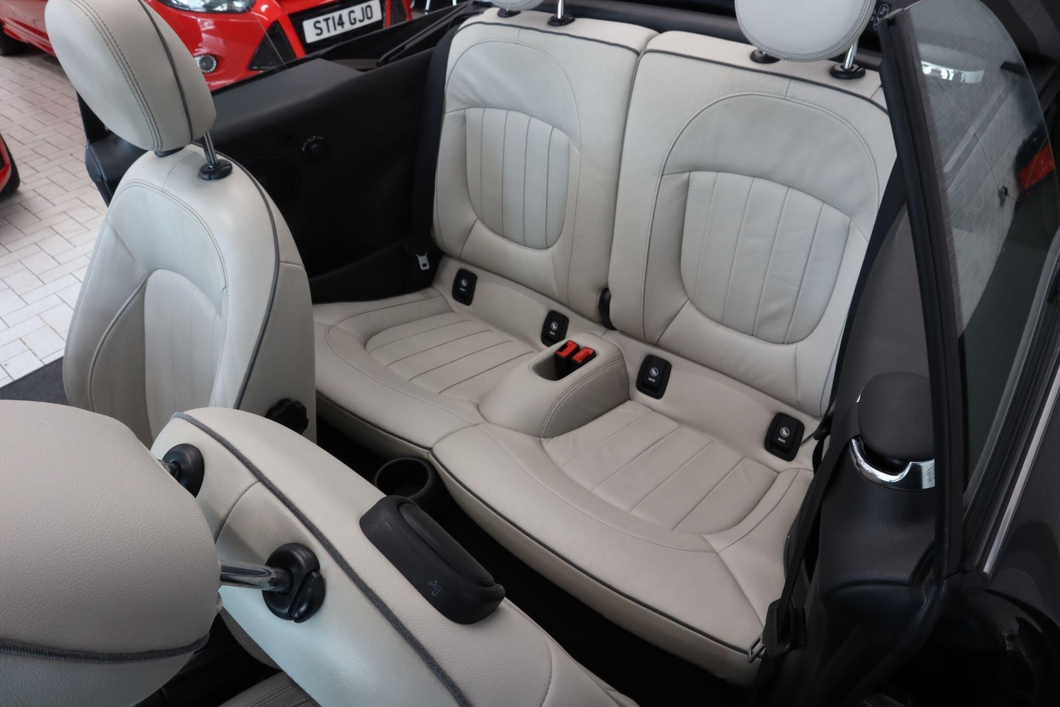 Used MINI Convertible 2016 for sale - 76988439: Photo 32