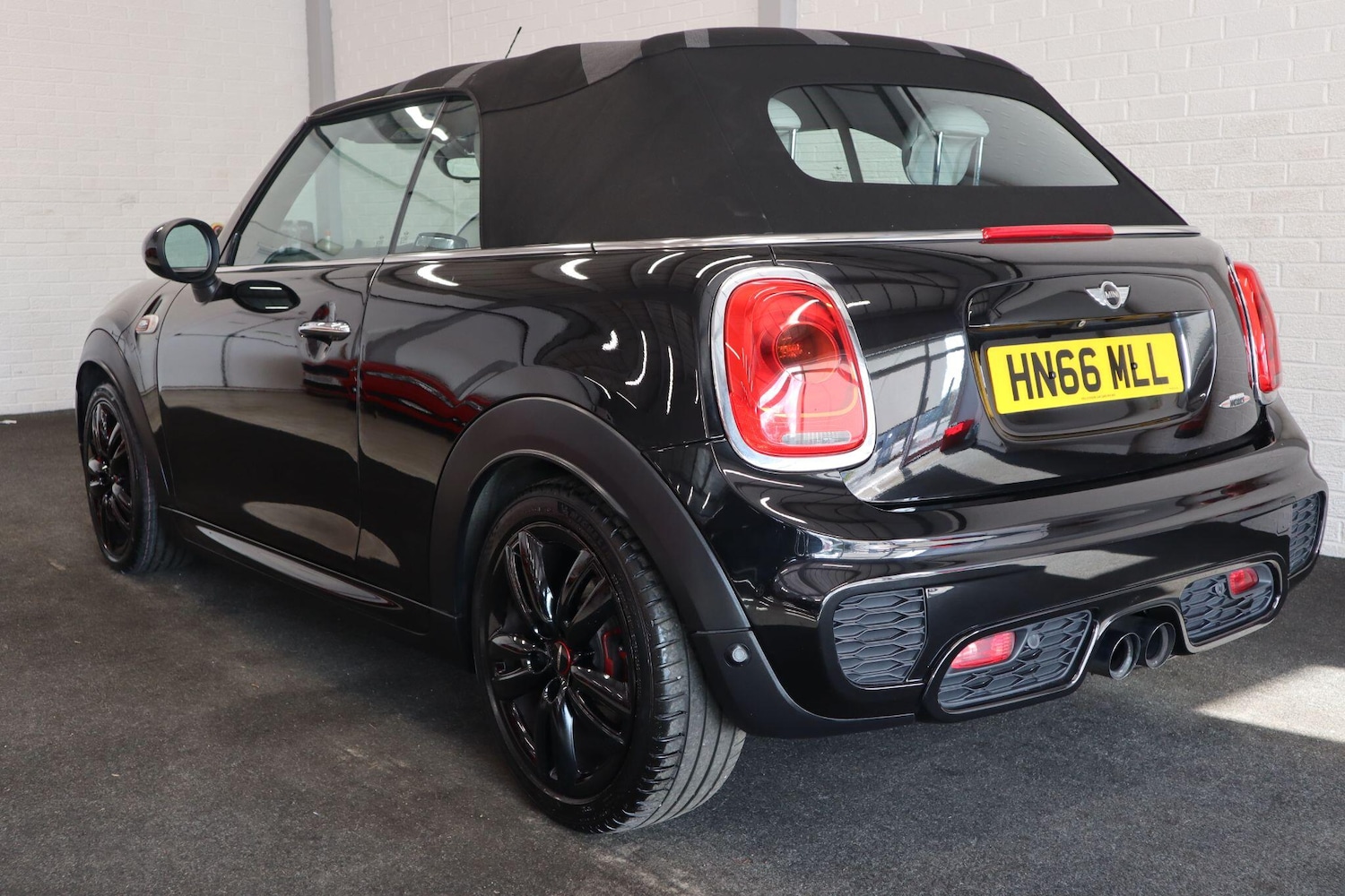 Used MINI Convertible 2016 for sale - 76988439: Photo 4