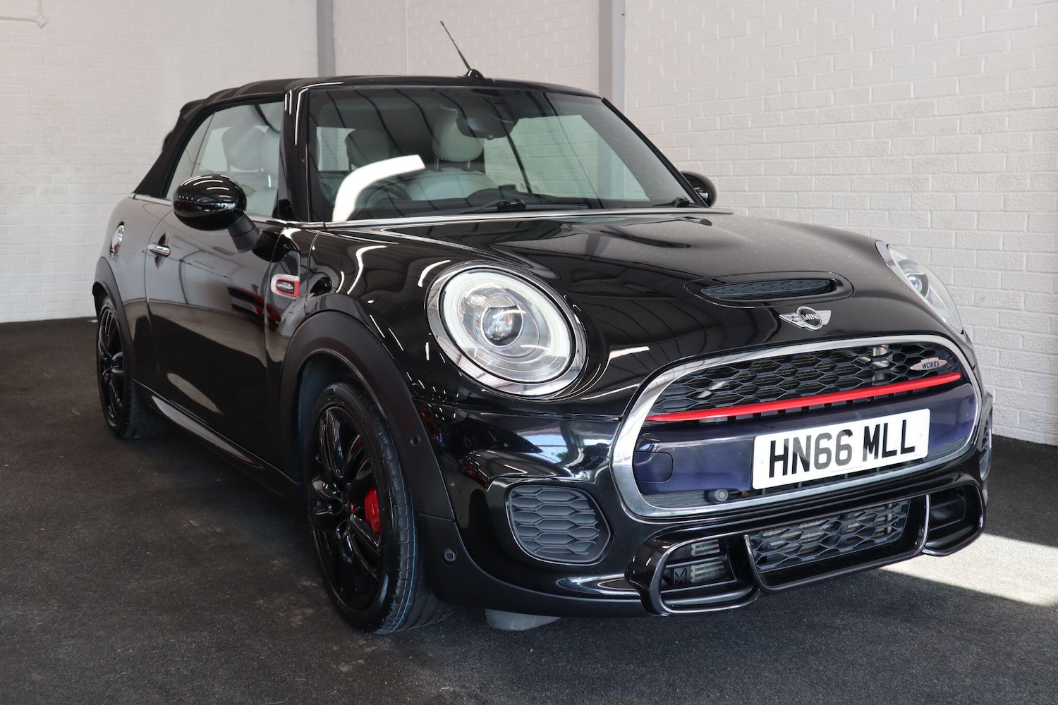 Used MINI Convertible 2016 for sale - 76988439: Photo 7