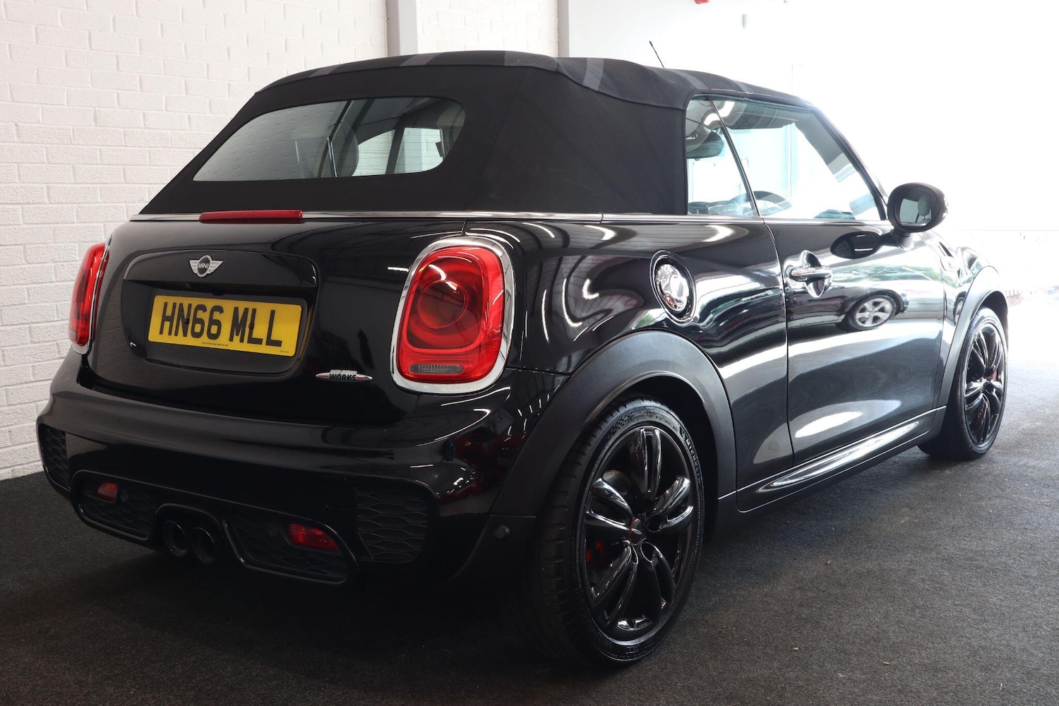 Used MINI Convertible 2016 for sale - 76988439: Photo 9