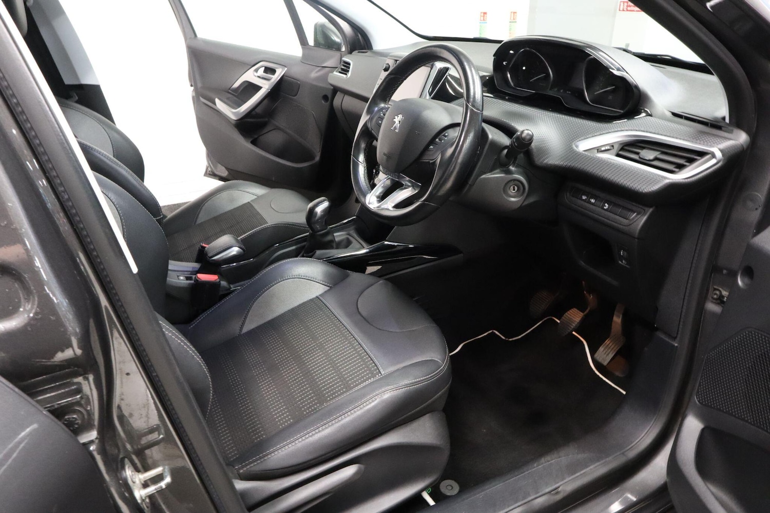 Used Peugeot 2008 2018 for sale - 76511956: Photo 11