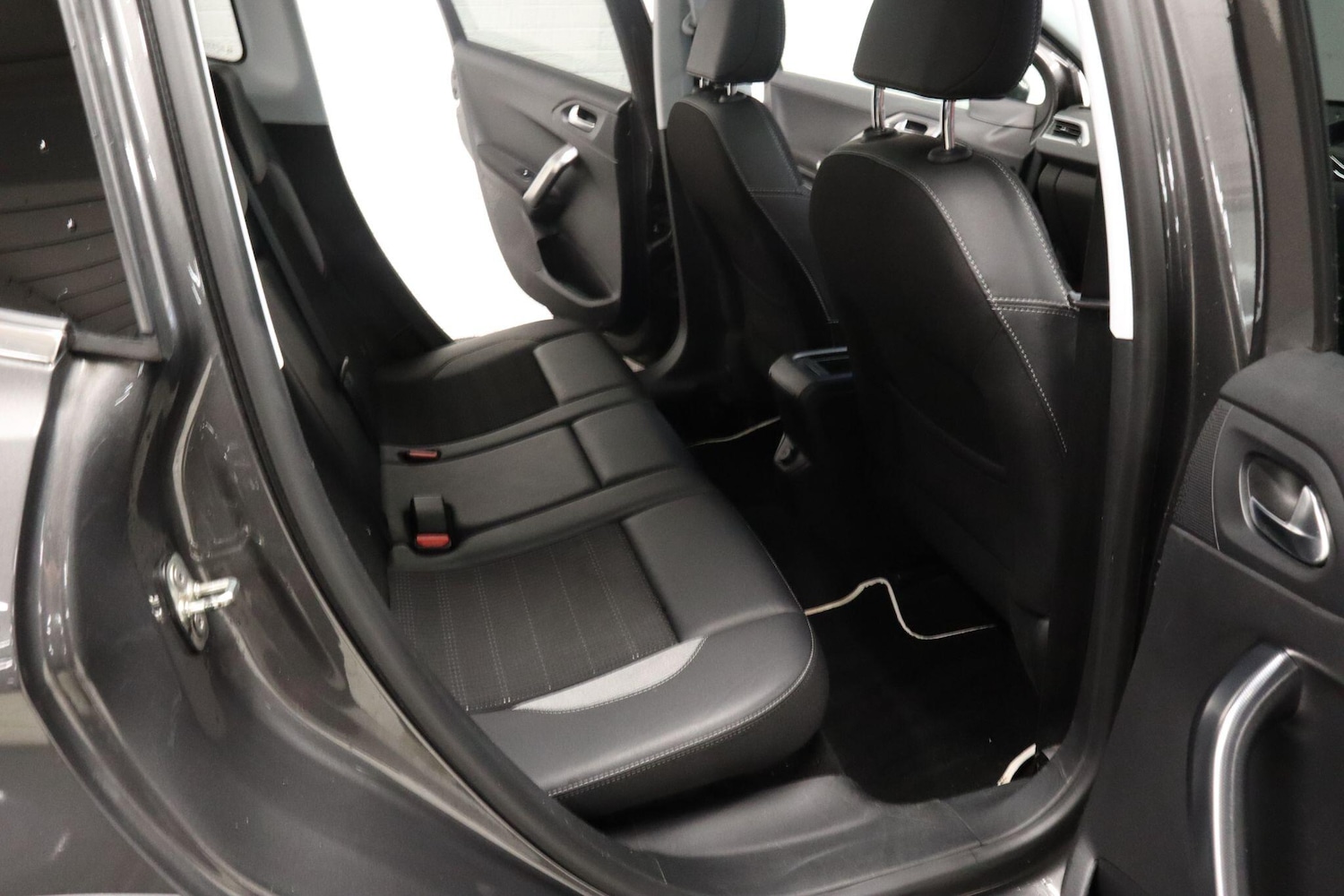 Used Peugeot 2008 2018 for sale - 76511956: Photo 14