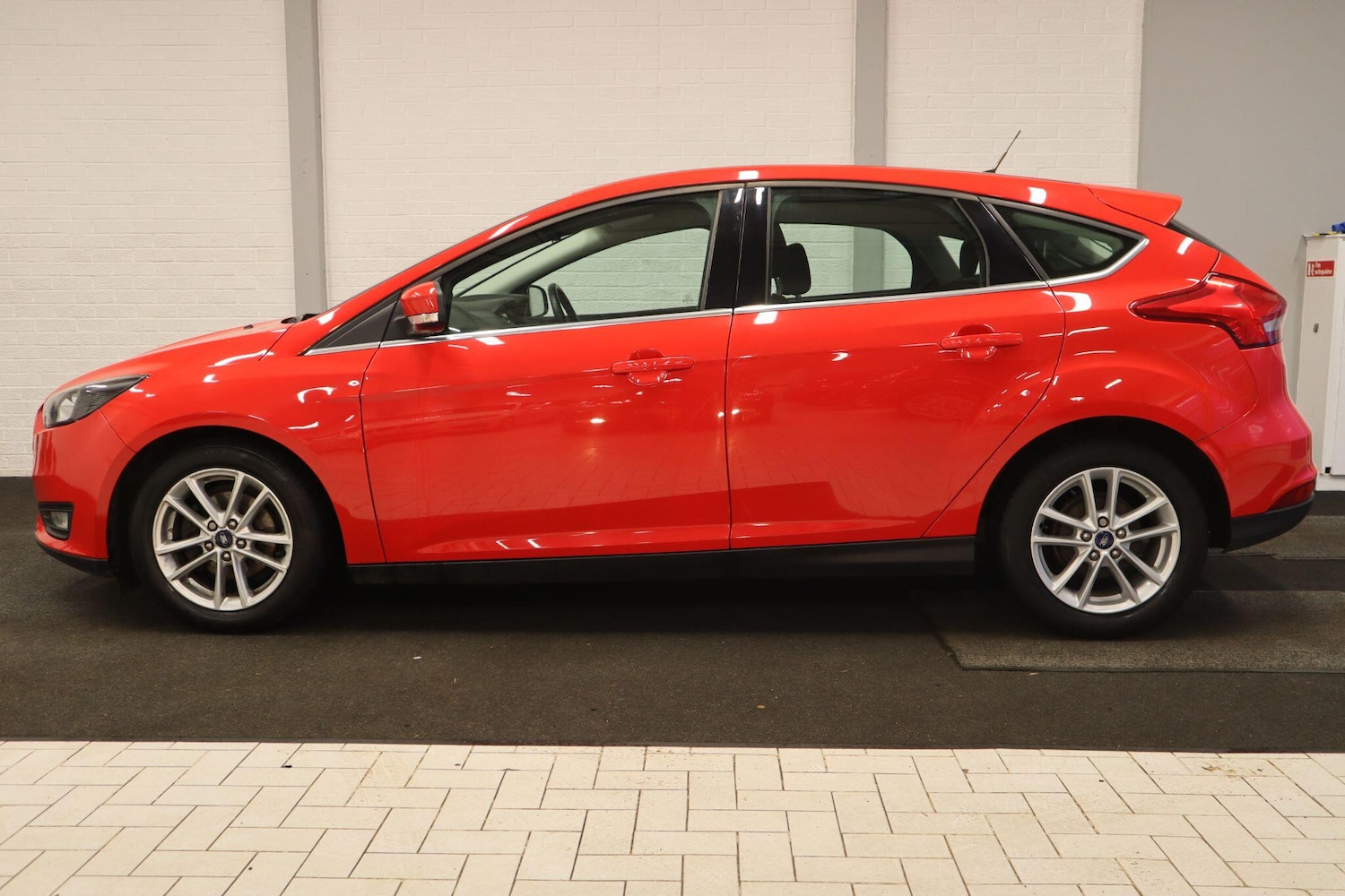 Used Ford Focus 2016 for sale - 76964976: Photo 3