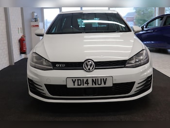 Used Volkswagen Golf 2014 for sale - 76200151: Photo 2