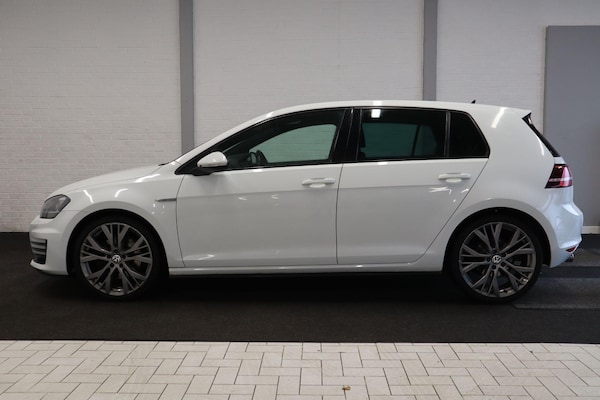 Used Volkswagen Golf 2014 for sale - 76200151: Photo 3