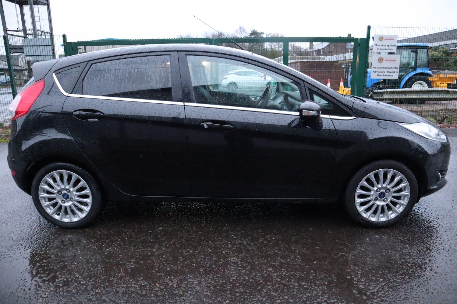 Used Ford Fiesta 2014 for sale - 76572635: Photo 7